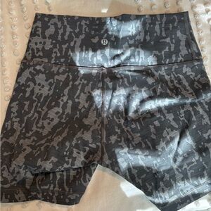lululemon athletica Camo Patterned Women's Shorts